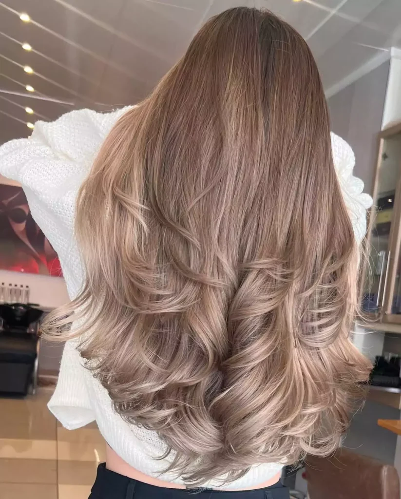 Chic Layered Dark Blonde Waves
