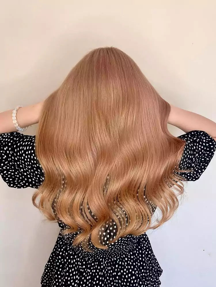 Classic Strawberry Blonde Waves