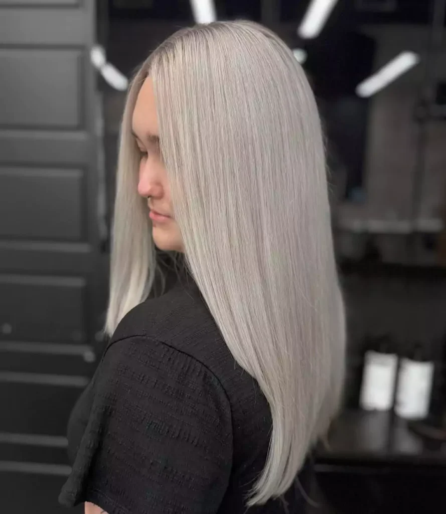 Sleek Platinum Blonde Lob